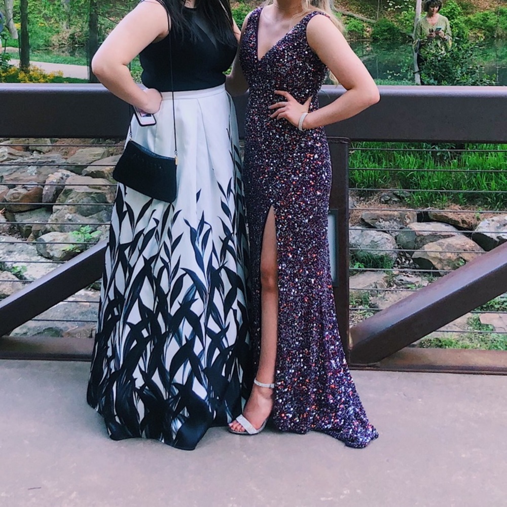 Selling my prom dress!! - Picture 2 of 6